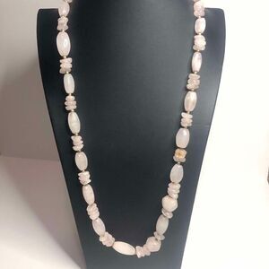 1039 Vintage Rose quartz gold tone station 28" necklace